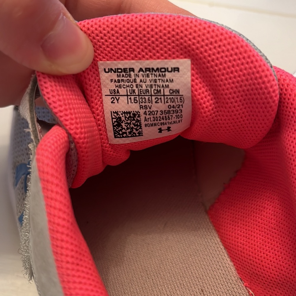 Girls Under Armour Tennis Shoes - Picture 6 of 9